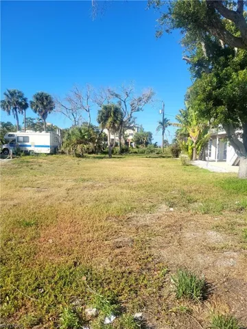 This is a great neighborhood to build your new home.