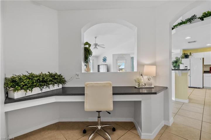 Flex space for homework, office...