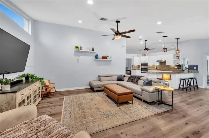 260 20th Ave Ne, Naples, Florida 34120