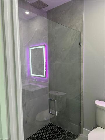 En suite custom shower