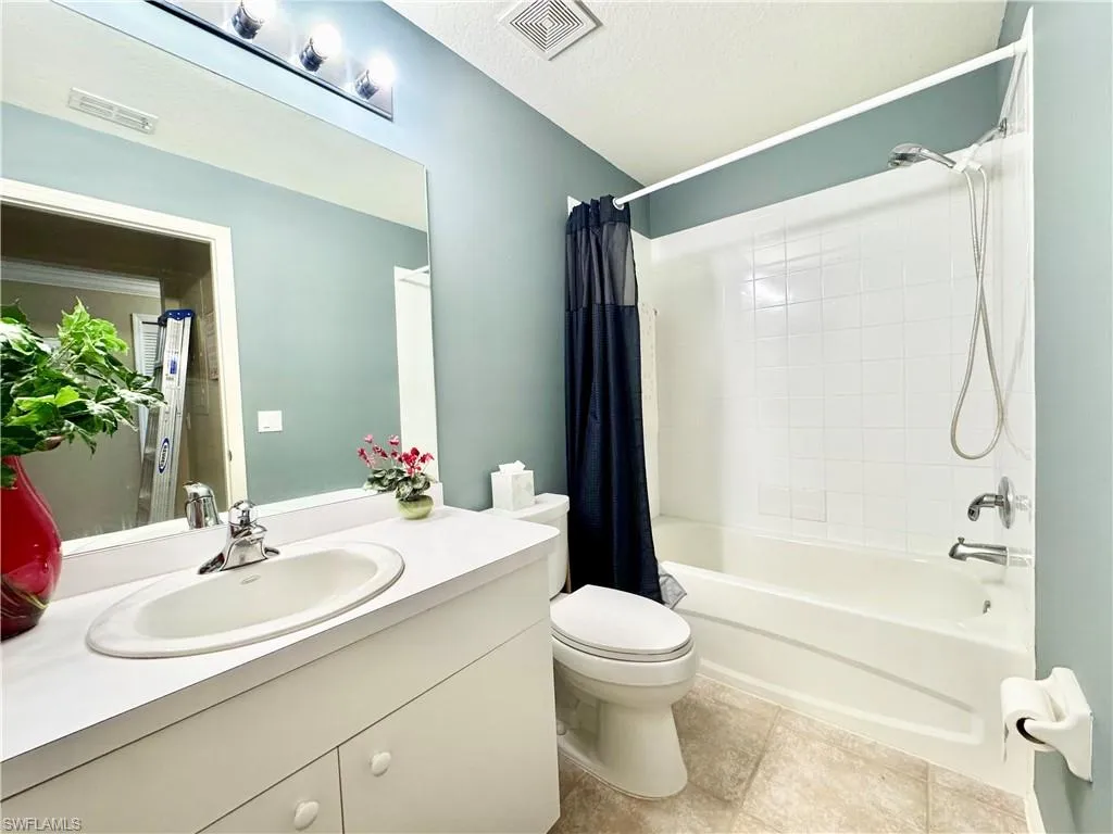 8550 Kingbird LOOP, Estero, FL 33967,225028740