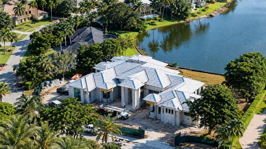 13681 Pondview Cir, Naples, Florida 34119