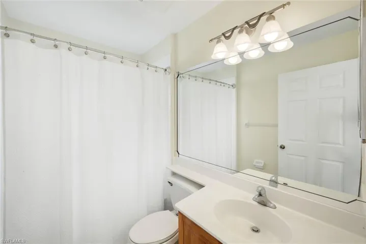 Full guest bathroom