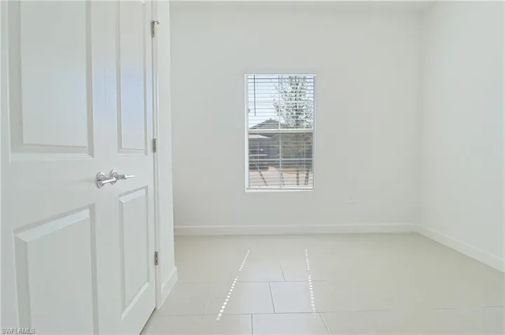 3947 Coneflower St, Alva, Florida 33920