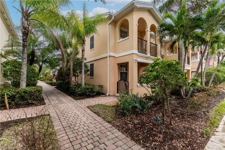 8102  Chianti  LN, Naples, FL 34114