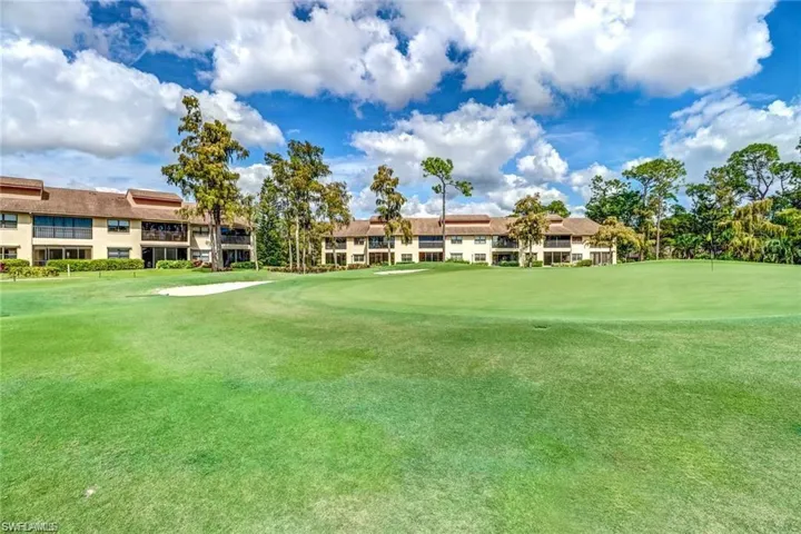 206 Foxtail Ct 2-206, Naples, Florida 34104