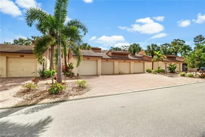 206 Foxtail Ct 2-206, Naples, Florida 34104