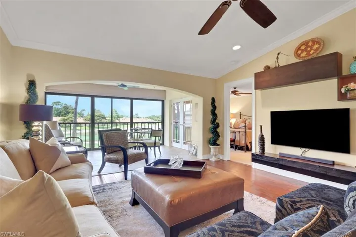 206 Foxtail Ct 2-206, Naples, Florida 34104