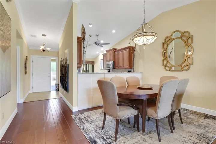 206 Foxtail Ct 2-206, Naples, Florida 34104