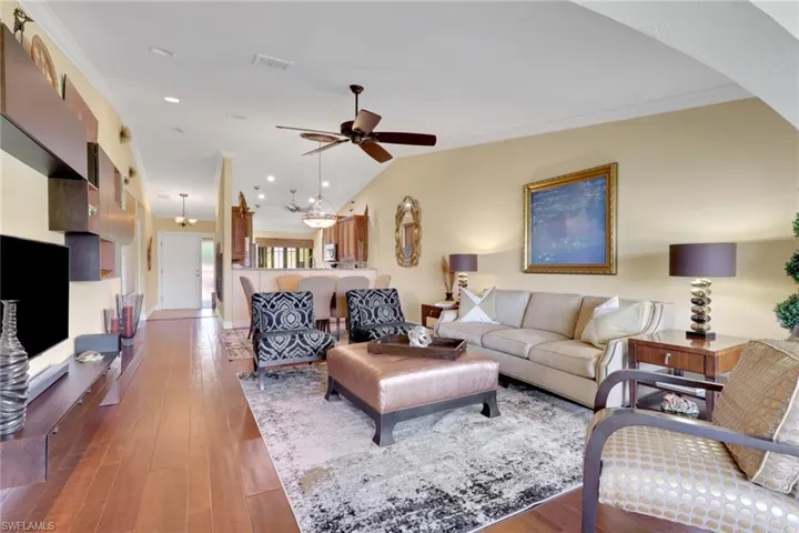 206 Foxtail Ct 2-206, Naples, Florida 34104