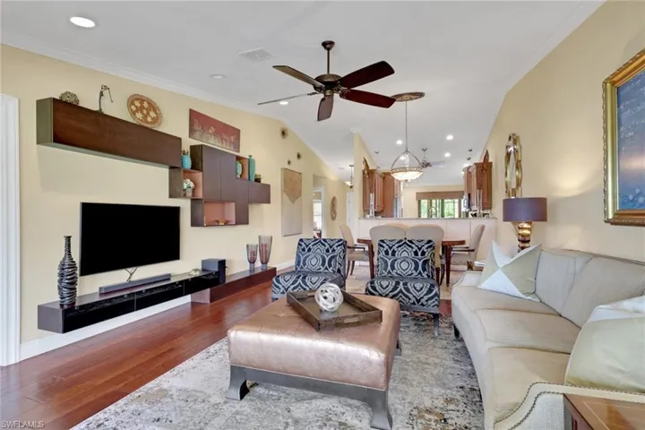206 Foxtail Ct 2-206, Naples, Florida 34104