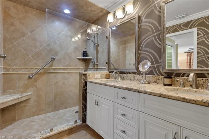 206 Foxtail Ct 2-206, Naples, Florida 34104