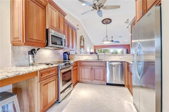206 Foxtail Ct 2-206, Naples, Florida 34104