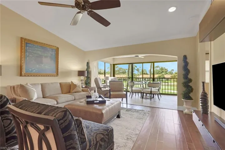 206 Foxtail Ct 2-206, Naples, Florida 34104