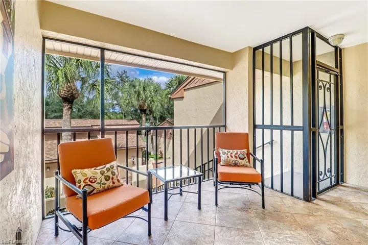 206 Foxtail Ct 2-206, Naples, Florida 34104