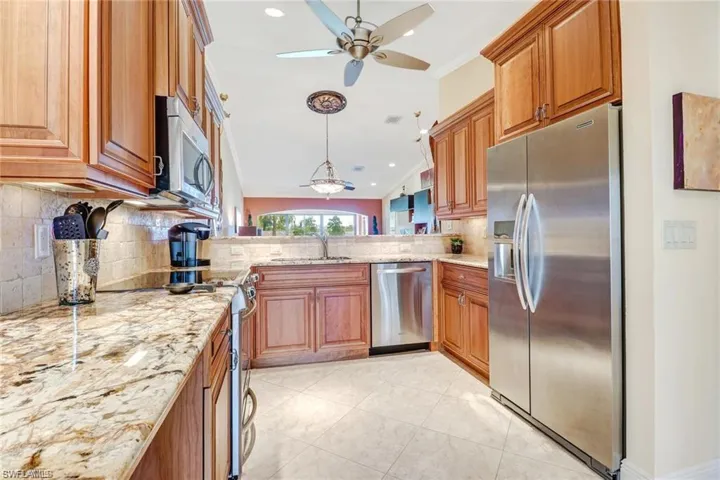 206 Foxtail Ct 2-206, Naples, Florida 34104
