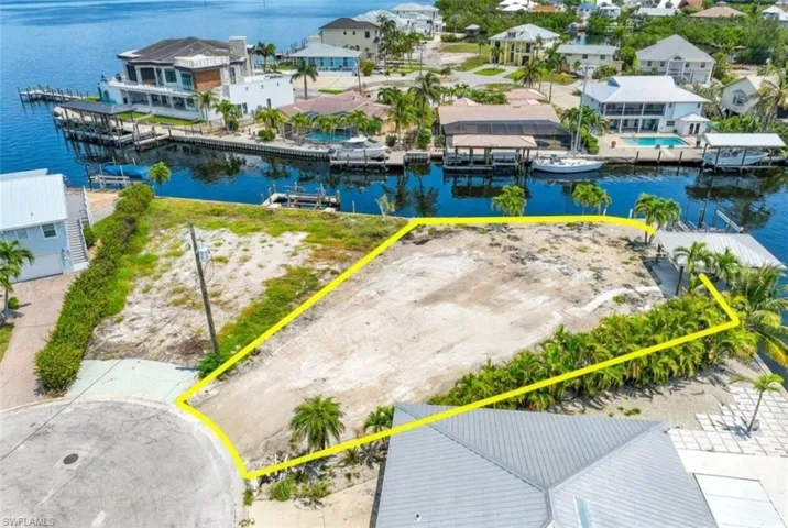 Waterfront parcel with direct canal access - Virtually Edited Image