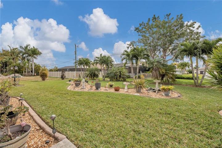 930 Gleason PKWY, CAPE CORAL FL 33914