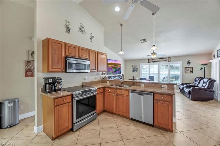 930 Gleason PKWY, CAPE CORAL FL 33914