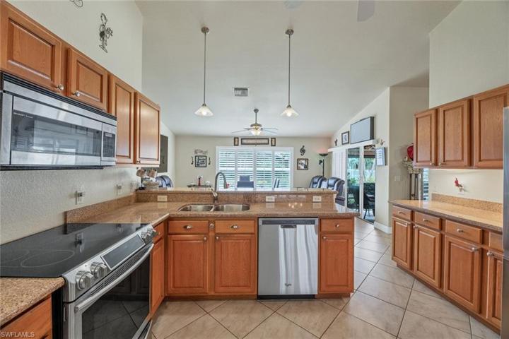 930 Gleason PKWY, CAPE CORAL FL 33914