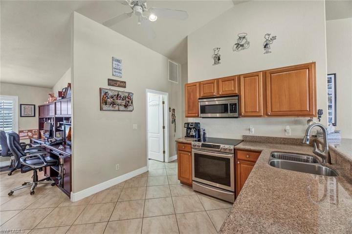 930 Gleason PKWY, CAPE CORAL FL 33914
