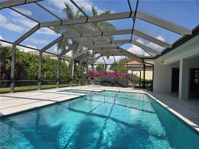 557 Parkwood Ln, Naples, Florida 34103