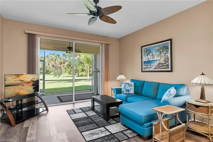 350  Newport  DR, Naples, FL 34114