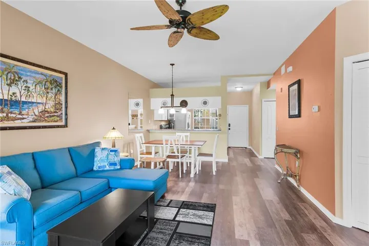 350  Newport  DR, Naples, FL 34114
