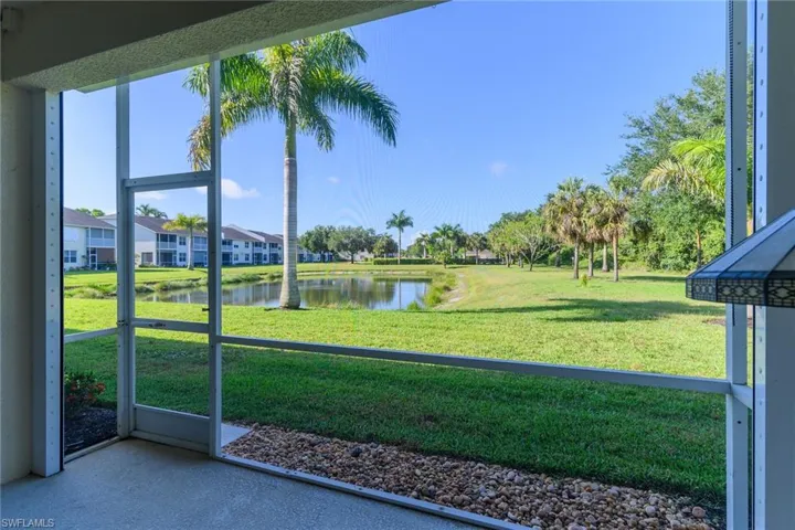 350  Newport  DR, Naples, FL 34114