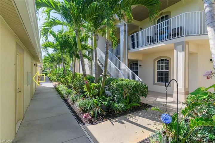 350  Newport  DR, Naples, FL 34114