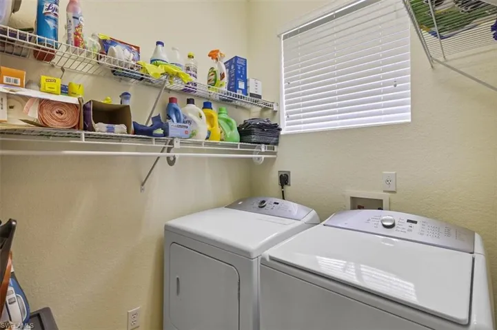 First floor 1/2 bath