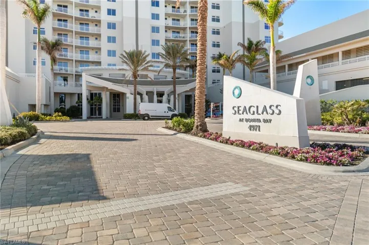 View of apartment building / complex