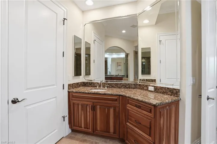 10698  Mirasol  DR, Miromar Lakes, FL 33913