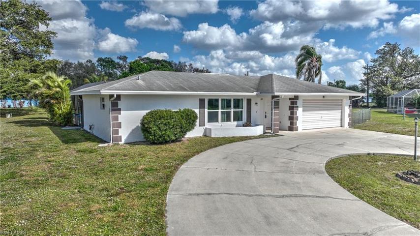249 Brookside ST, LEHIGH ACRES FL 33936