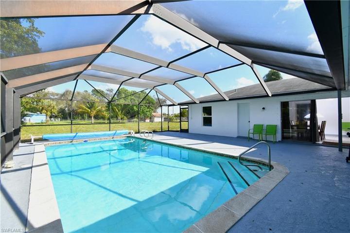 249 Brookside ST, LEHIGH ACRES FL 33936