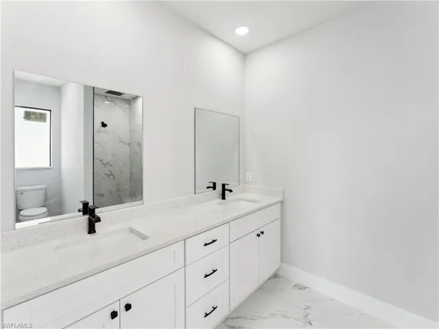 Primary w Double Sinks