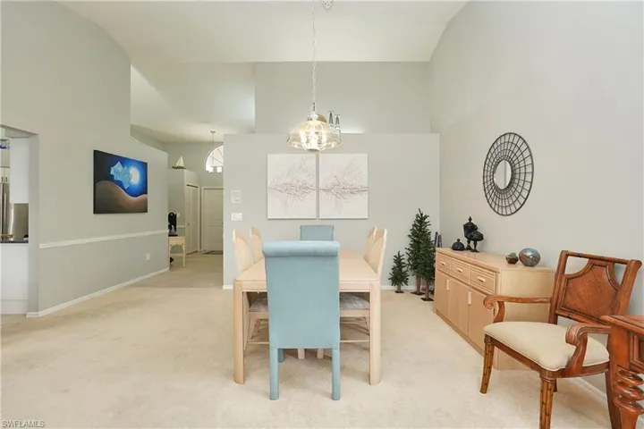 dining area off living rooms and kitchen