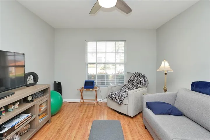 3rd Bedroom - stretch to TV shows