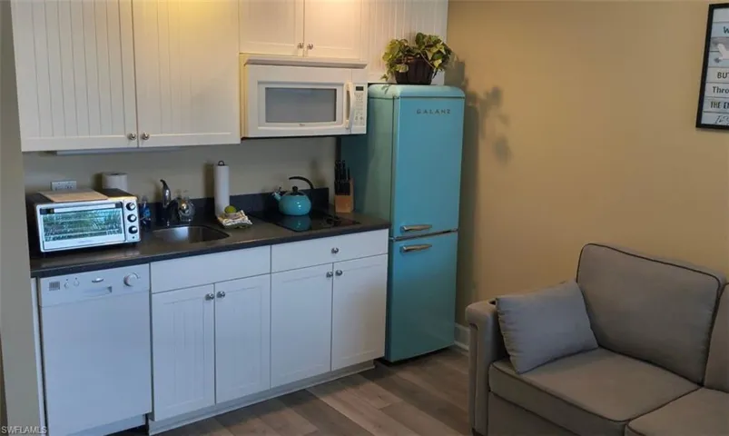 450 Old San Carlos Blvd Sw 309, Fort Myers Beach, Florida 33931