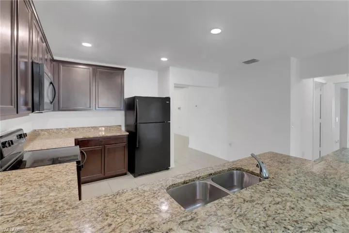92 Blackstone Dr, Fort Myers Fl 33913