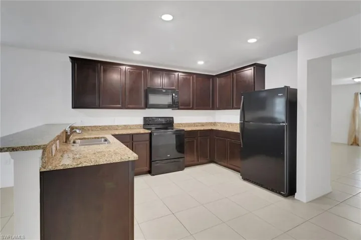 92 Blackstone Dr, Fort Myers Fl 33913