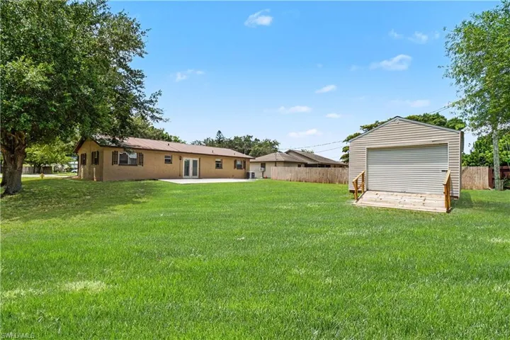 Shed / yard