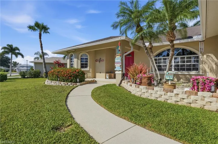 8867 Staghorn Way, Fort Myers, Florida 33908