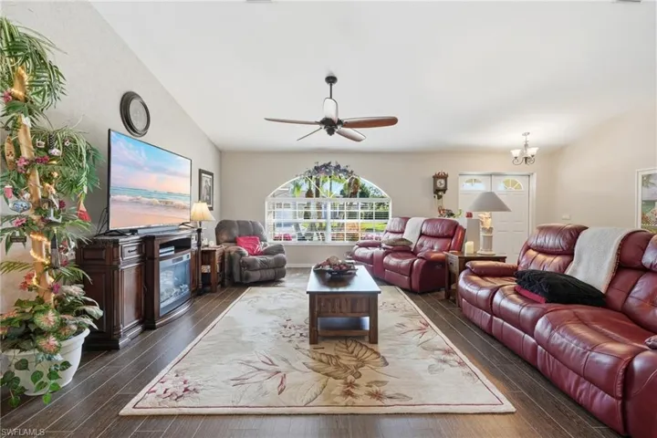 8867 Staghorn Way, Fort Myers, Florida 33908
