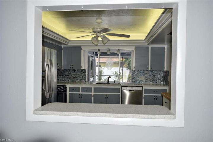 pass through from kitchen to dinning area