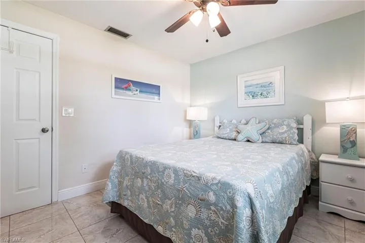 Bedroom with fan