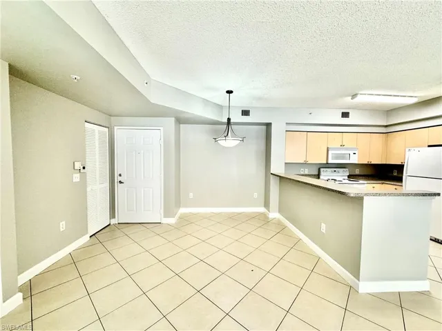 1200  Reserve  WAY, Naples, FL 34105