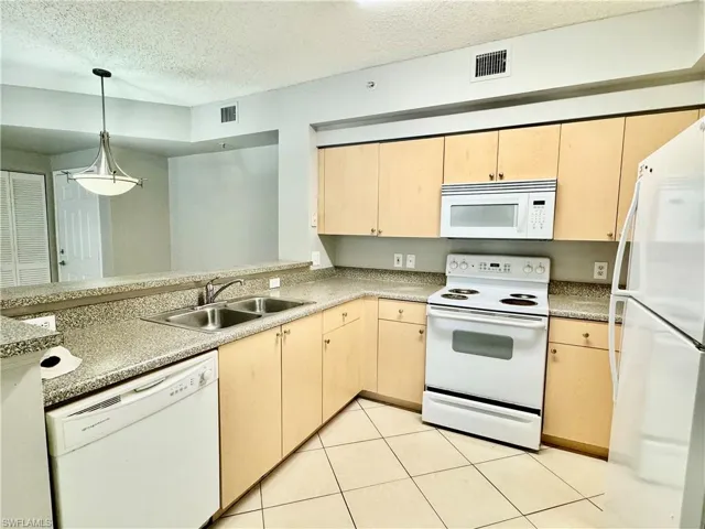 1200  Reserve  WAY, Naples, FL 34105