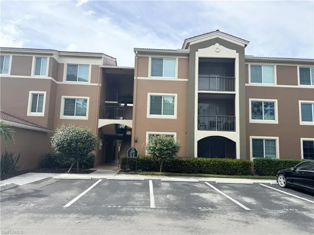 1200  Reserve  WAY, Naples, FL 34105
