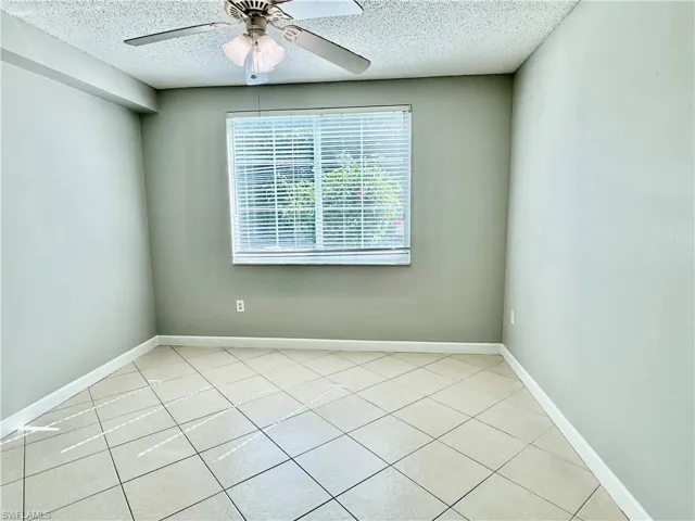 1200  Reserve  WAY, Naples, FL 34105
